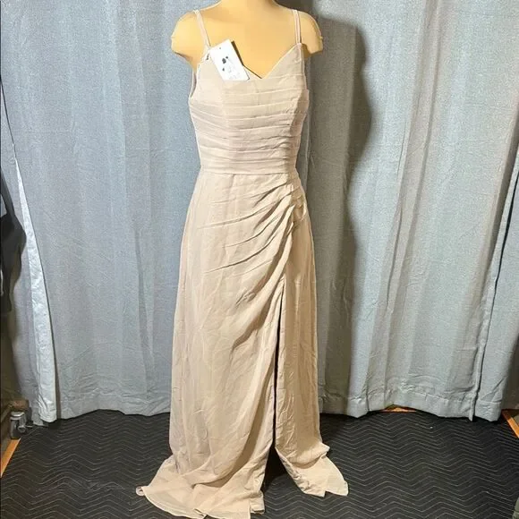 B X Z Elegant Cream Evening Gown - Picture 3 of 11